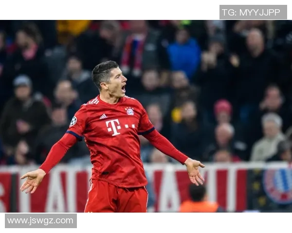 莱万状态火热欧冠赛场独领风骚射手榜争夺战已然开启